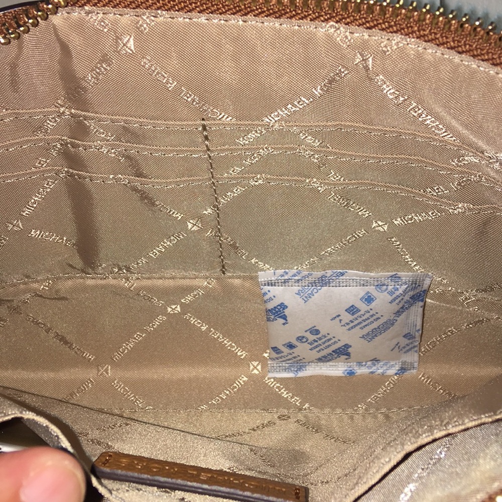 Michael Kors Jet Set Large Zip Clutch - Picture 4 of 6
